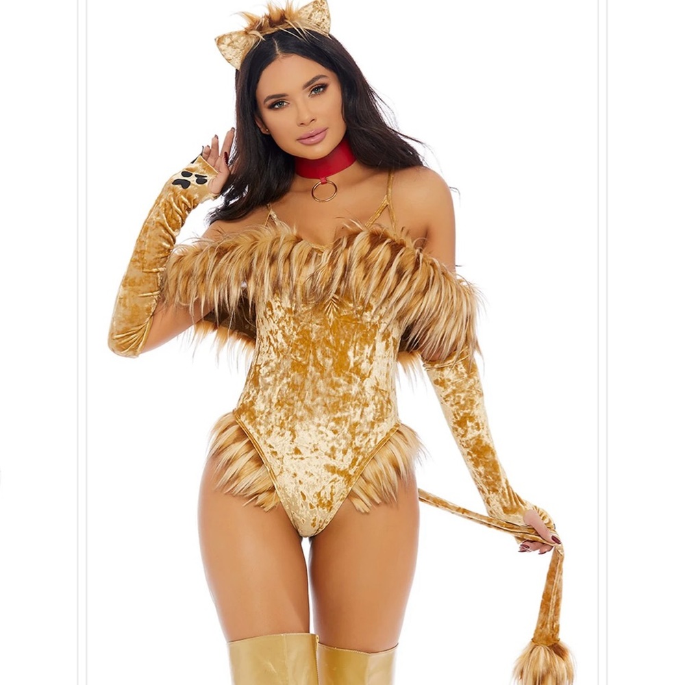 Sexy lion halloween costume